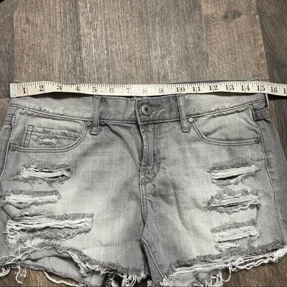 Articles of Society Gray Distressed Jean Short Shorts Size 26 - Picture 6 of 8